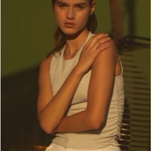 ALO Yoga Beige Ribbed Top